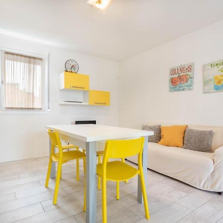 Blu Indaco Villa Elsa Линяно Сабиадоро Екстериор снимка