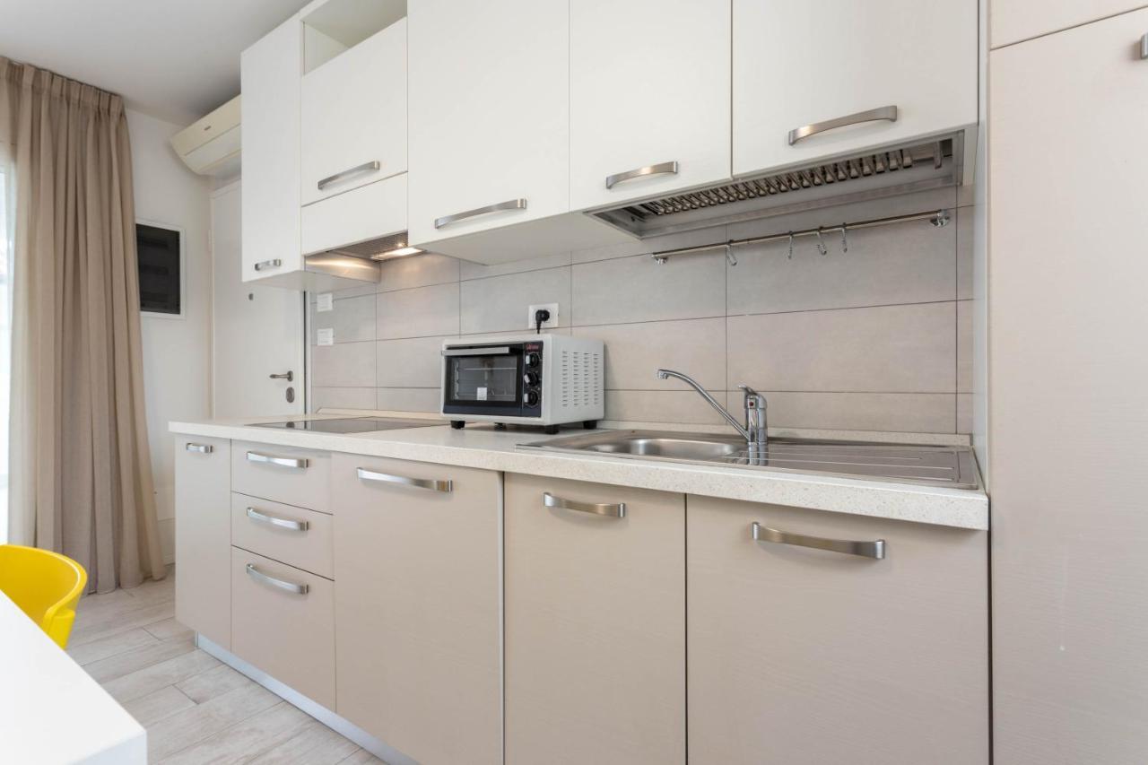 Blu Indaco Villa Elsa Линяно Сабиадоро Екстериор снимка