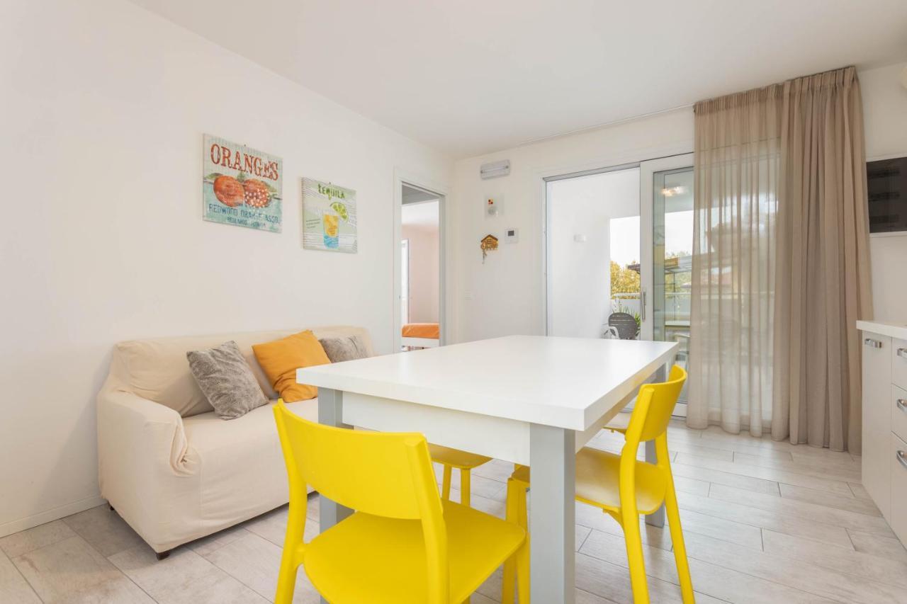 Blu Indaco Villa Elsa Линяно Сабиадоро Екстериор снимка