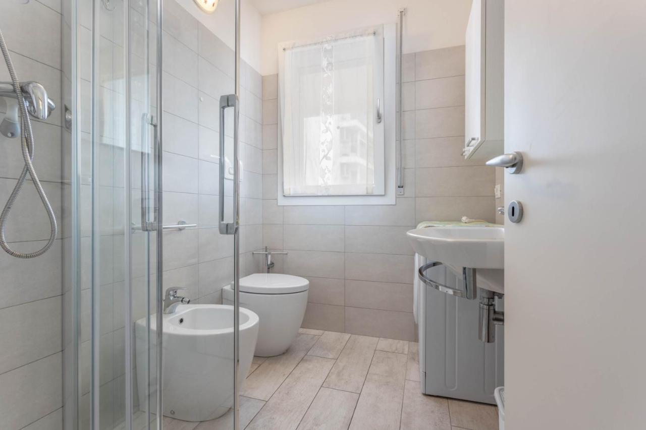 Blu Indaco Villa Elsa Линяно Сабиадоро Екстериор снимка