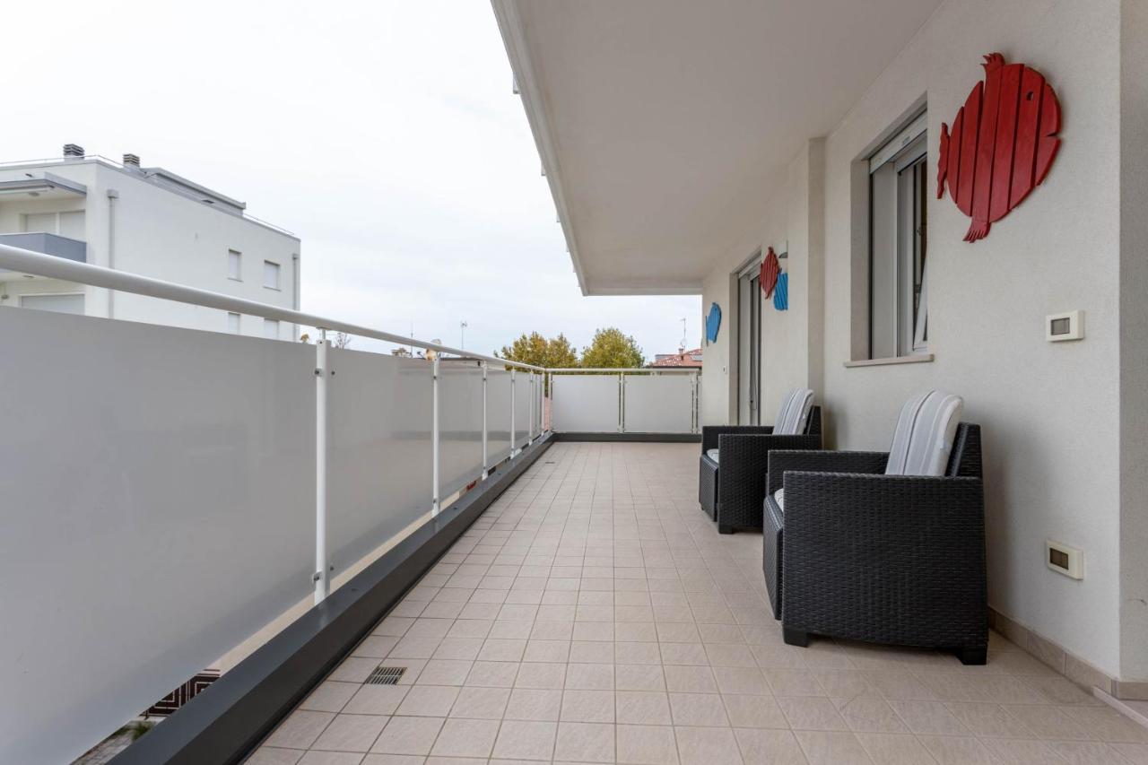 Blu Indaco Villa Elsa Линяно Сабиадоро Екстериор снимка