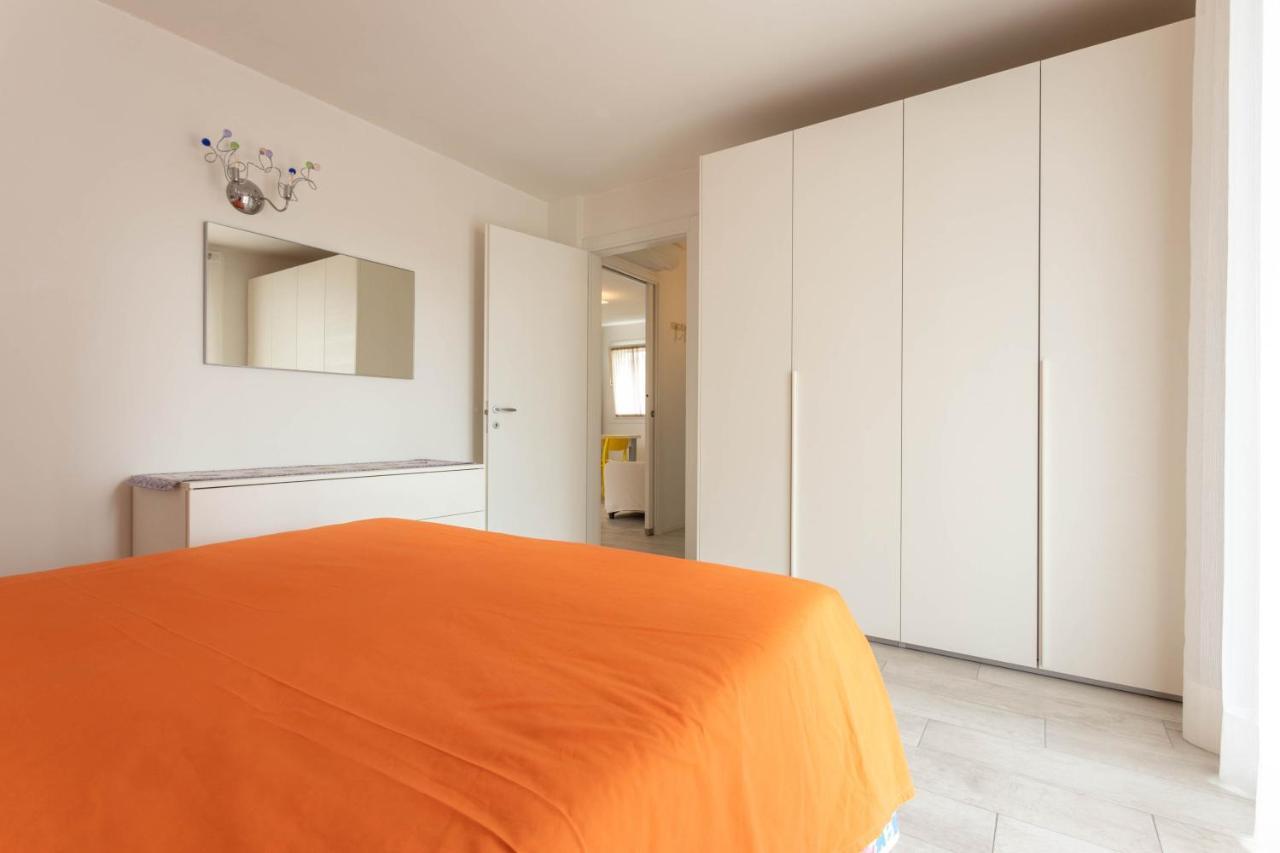 Blu Indaco Villa Elsa Линяно Сабиадоро Екстериор снимка